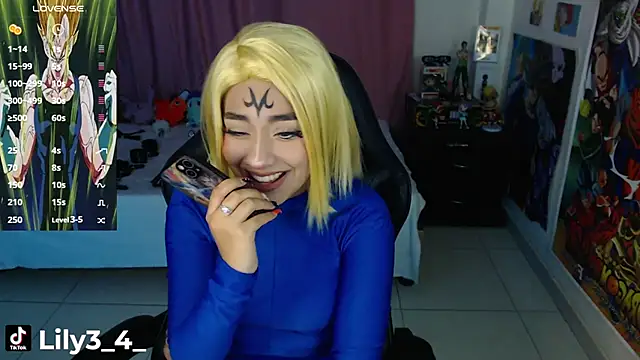 lily3_4 Adlı Modelin Canlı Sohbet Odası