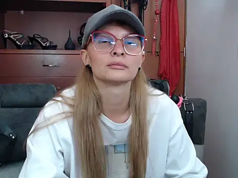sachaclinford – live chatrum