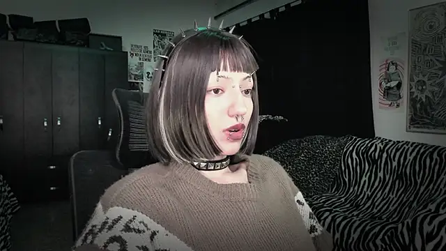 חדר צ'אט בשידור חי של roxy_toxic