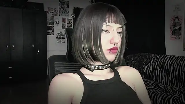 roxy_toxic লাইভ চ্যাট রুম
