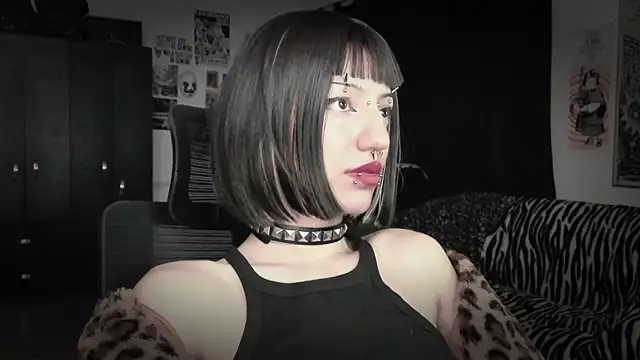 Sala de chat en directo de roxy_toxic