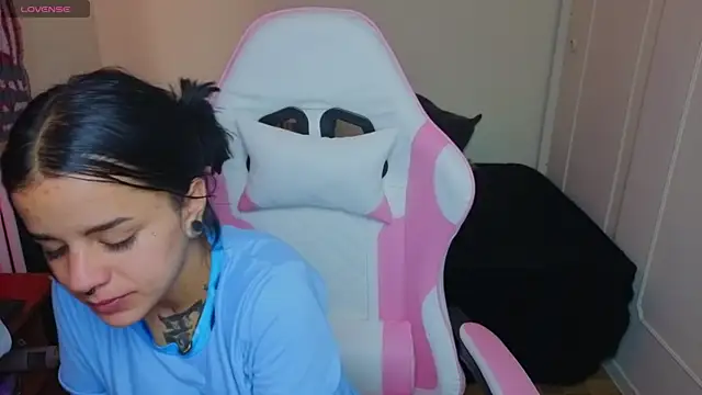 Phòng Chat Trực Tiếp Nicole_Foxx_