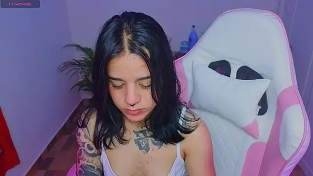 Nicole_Foxx_'s Live Chat Room