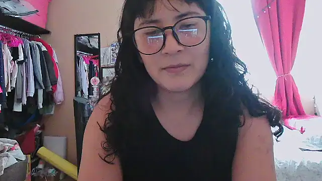 חדר צ'אט בשידור חי של GinnyDelice
