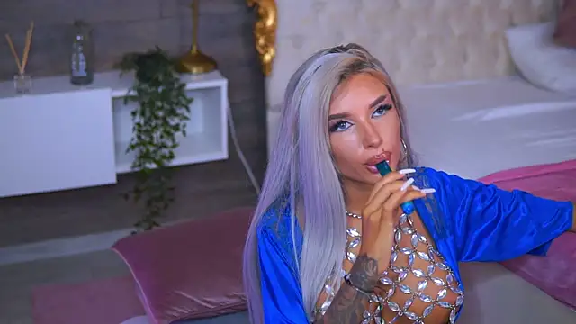 Juicy_Jessye's Live Chat Room