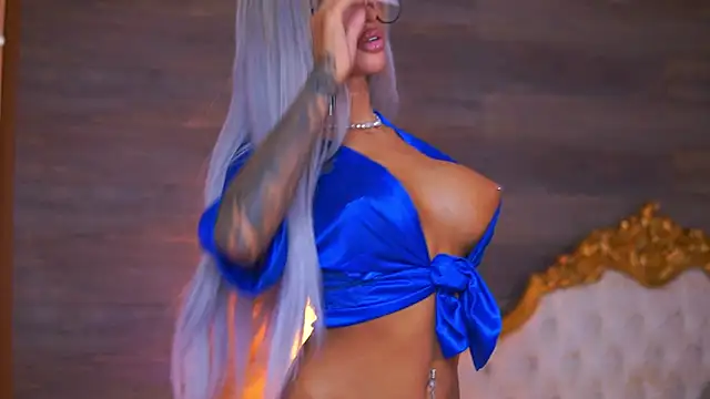 Онлайн чат Juicy_Jessye