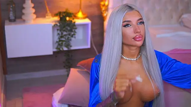 Živá chatovací místnost Juicy_Jessye