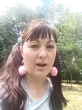 AdorahB3ll3 Adlı Modelin Canlı Sohbet Odası