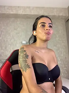 חדר צ'אט בשידור חי של genesissara