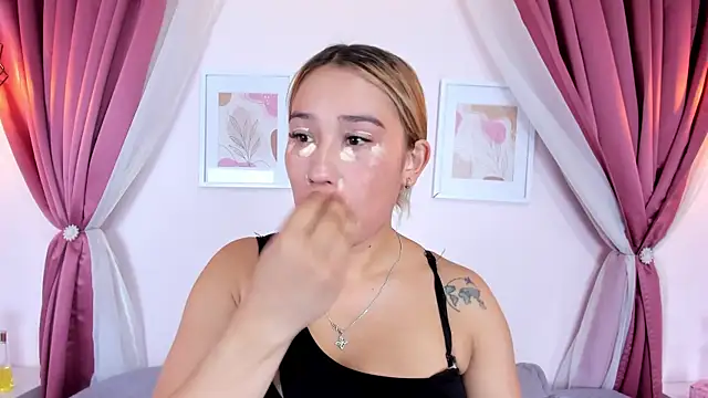 Lannajansen's Live Chat Room