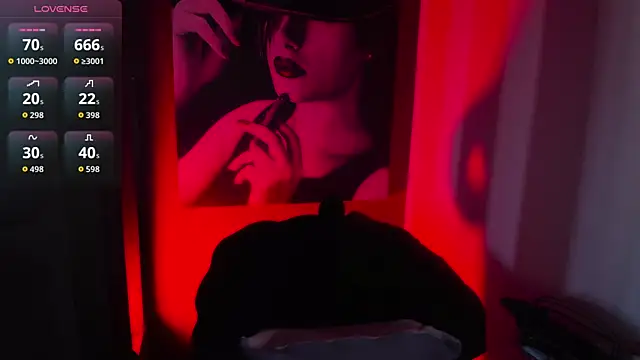 Živá chatovací místnost QueenOfHaze