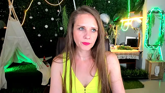 EmiliaBedy Adlı Modelin Canlı Sohbet Odası