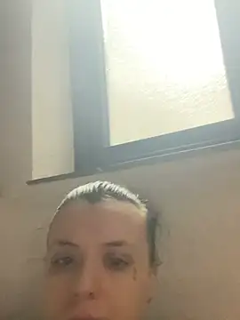 חדר צ'אט בשידור חי של bunnythetailor