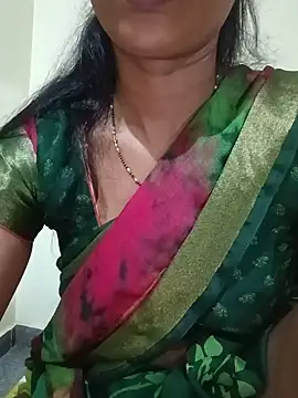 Kavya5500 Adlı Modelin Canlı Sohbet Odası