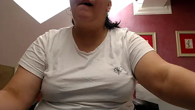 Wetandnaughtyxx Live Chatraum