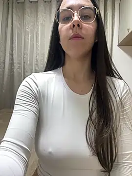 Larah_222 실시간 채팅방