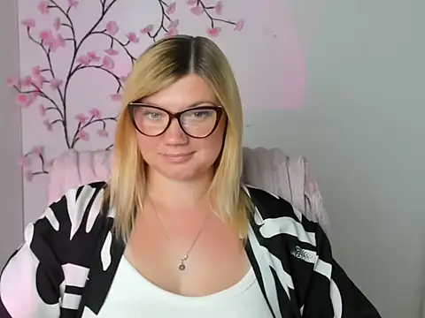 Онлайн чат Lola_moree