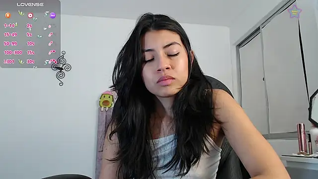 ellajonz's Live Chat Room