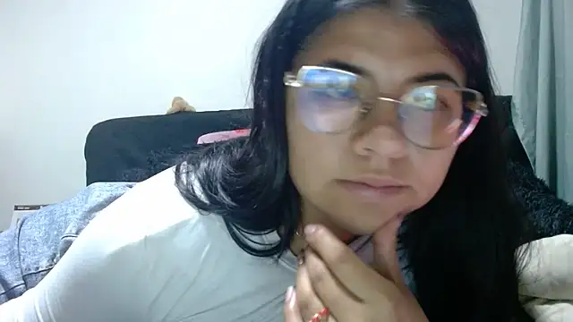 viccky_vick Adlı Modelin Canlı Sohbet Odası