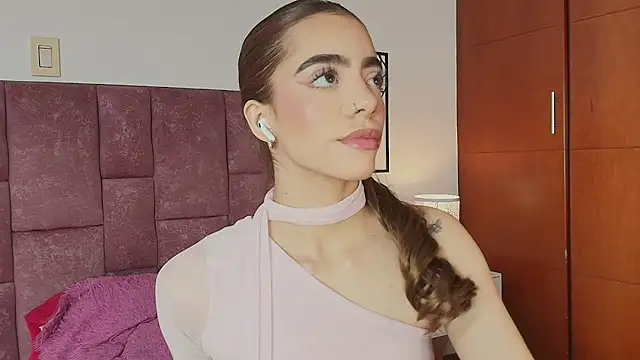 Violetta_Ficher – live chatrum