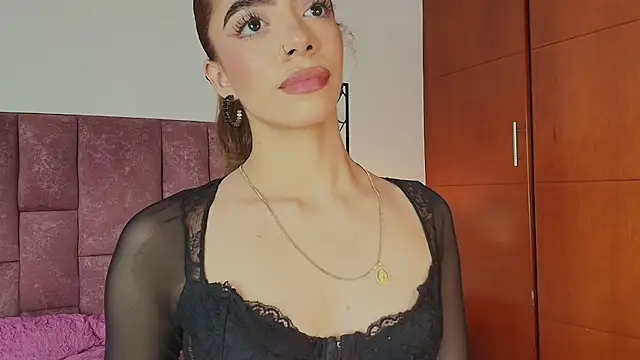 Živá chatovací místnost Violetta_Ficher