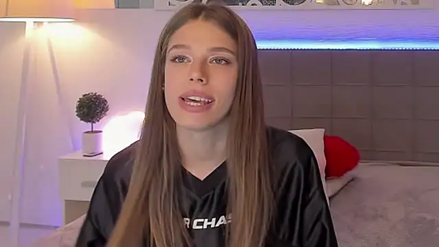 Pokazy przed seks kamerką na żywo – melissacrayzy