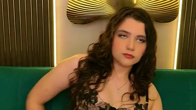 Pauline_Heaven's Live Chat Room