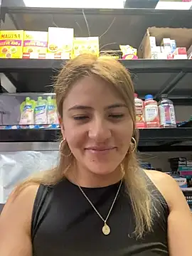 Andrea_19blonde 现场聊天室