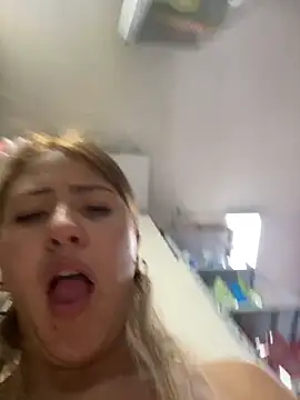 Andrea_19blonde élő chatszobája