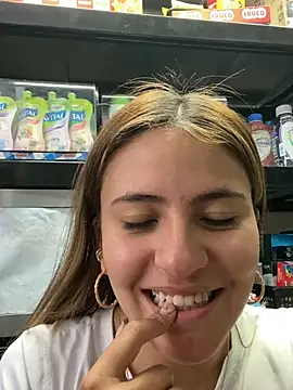 Andrea_19blonde 실시간 채팅방