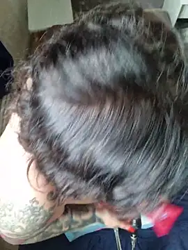 غرفة دردشة _VelvetAura_ المباشرة