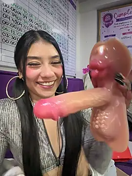 غرفة دردشة TayylorSexx المباشرة