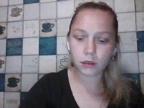 Anna_wey Adlı Modelin Canlı Sohbet Odası