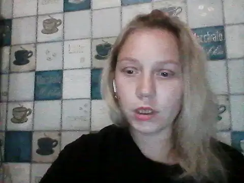 Anna_wey Adlı Modelin Canlı Sohbet Odası