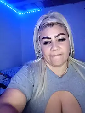 BonniAdams Adlı Modelin Canlı Sohbet Odası
