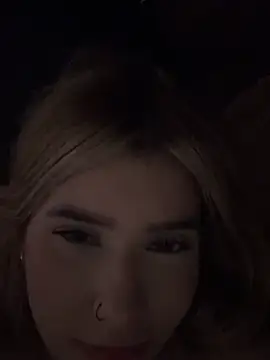 Živá chatovací místnost akirahattori
