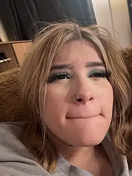 Živá chatovací místnost akirahattori