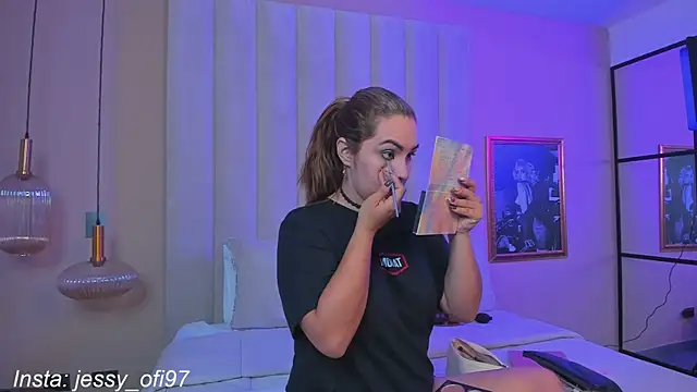 غرفة دردشة JessyCream المباشرة