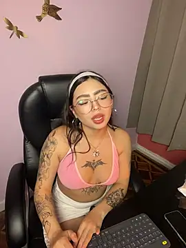חדר צ'אט בשידור חי של Valu_euphoria