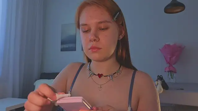 Mia_Luw Live Chatraum