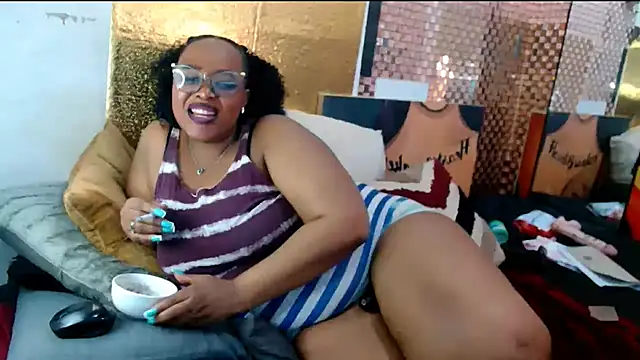 Ivybluexxx Adlı Modelin Canlı Sohbet Odası