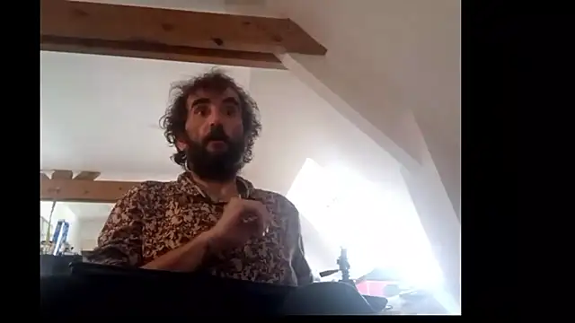 Mastersanges élő chatszobája