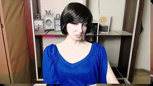 חדר צ'אט בשידור חי של _AngeliaFlow_
