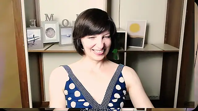 Živá chatovací místnost _AngeliaFlow_