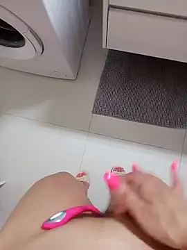 غرفة دردشة bambolina_sexy1985 المباشرة