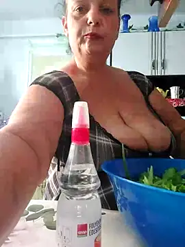 IvettkeXXX's Live Chat Room