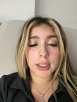 Cloee_Rainbow1 – live chatrum