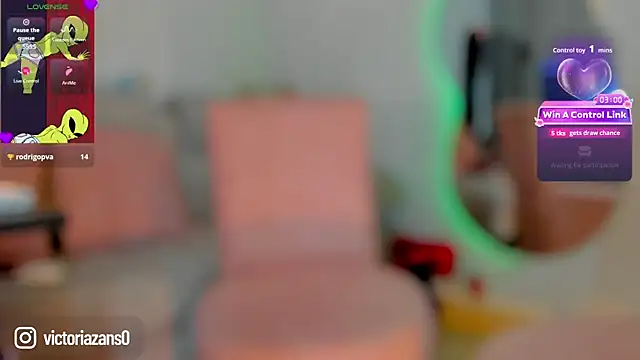 Živá chatovací místnost Vickyallien