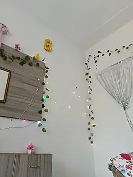 غرفة دردشة Barbie_x_shenaaj المباشرة