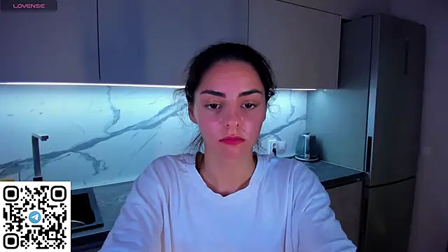 EmiliaZen – Naživo XXX chat